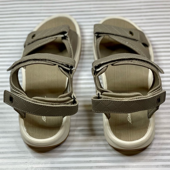 NEW! Eddie Bauer Sandals - Picture 4 of 6